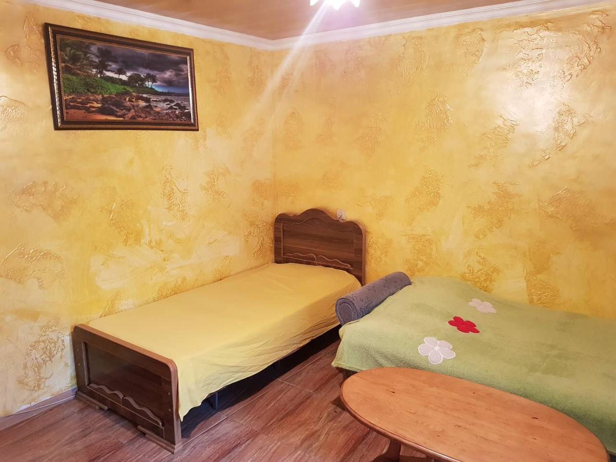 Guest House Saba Batumi Bagian luar foto