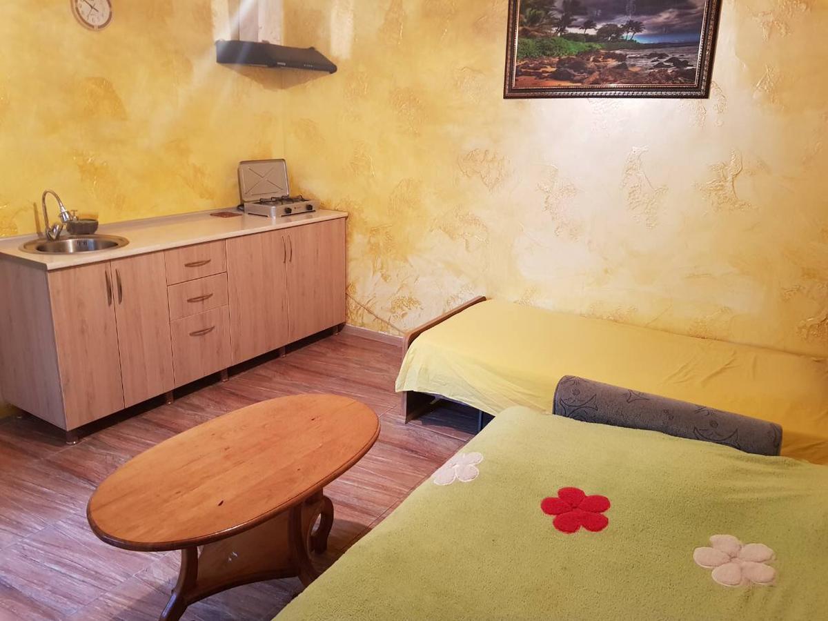Guest House Saba Batumi Bagian luar foto