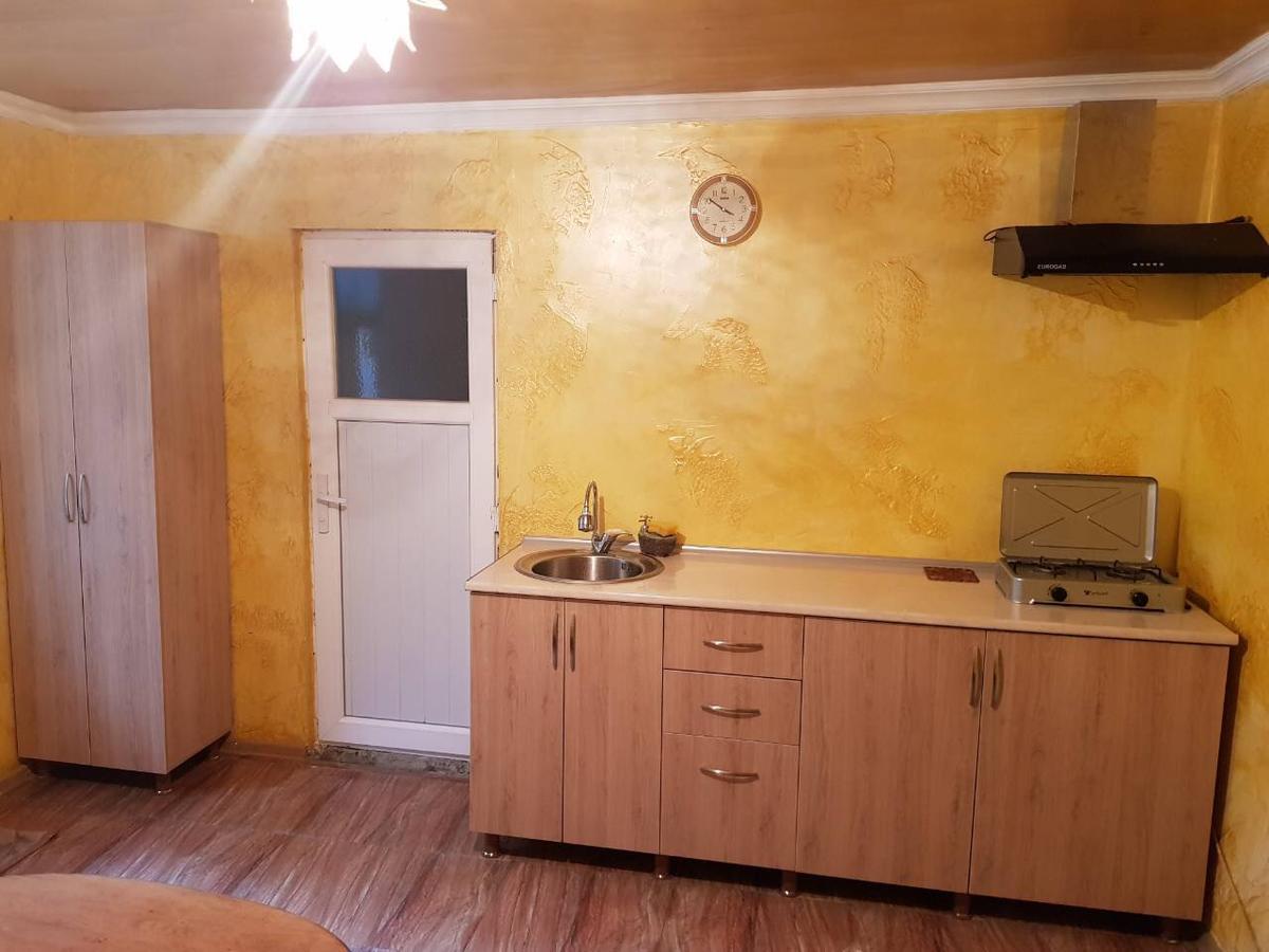 Guest House Saba Batumi Bagian luar foto