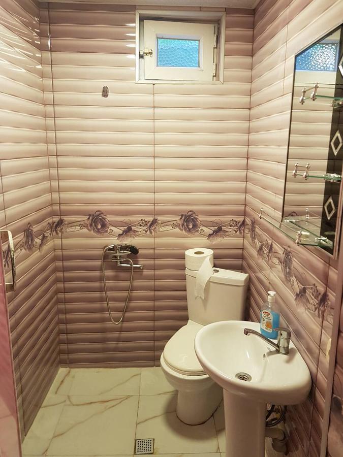 Guest House Saba Batumi Bagian luar foto