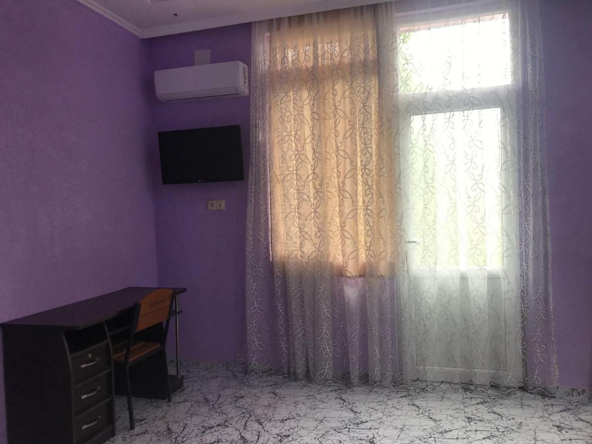 Guest House Saba Batumi Bagian luar foto