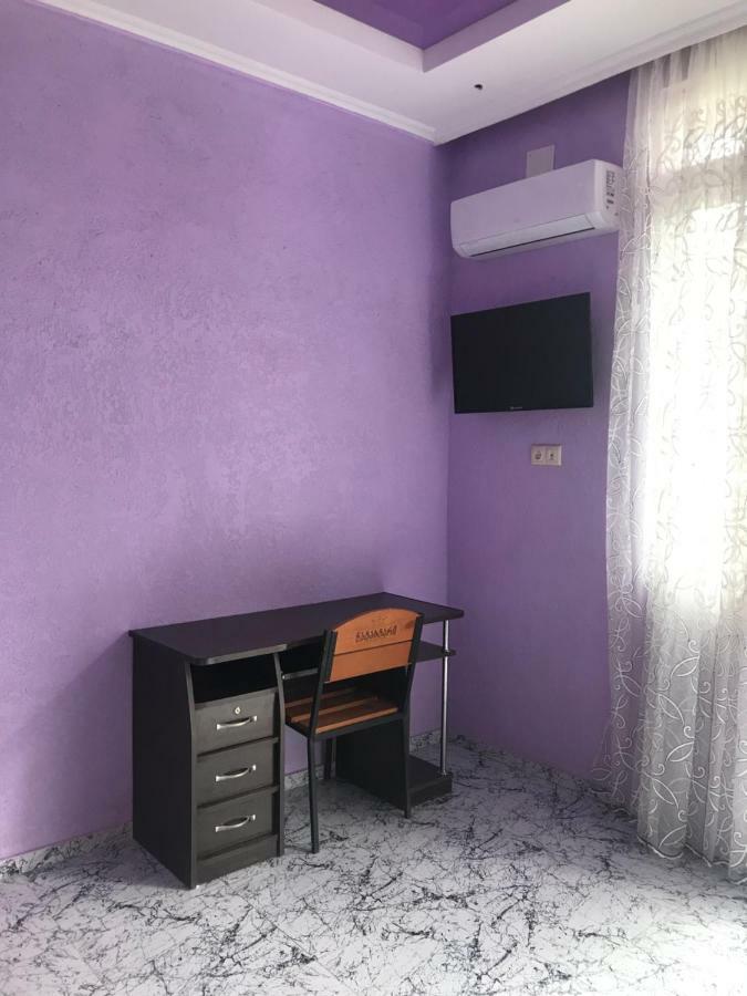 Guest House Saba Batumi Bagian luar foto