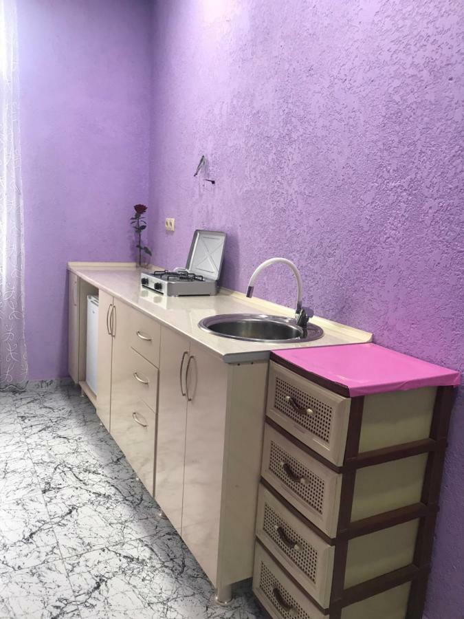 Guest House Saba Batumi Bagian luar foto